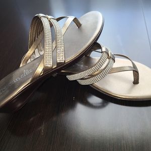 Womens bling sandals, size 8, gold